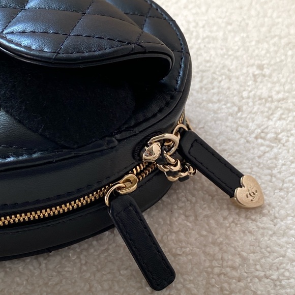 CHANEL Large Heart Bag black CC 22S Lambskin Leather Crossbody NEW Authentic - Picture 14 of 16